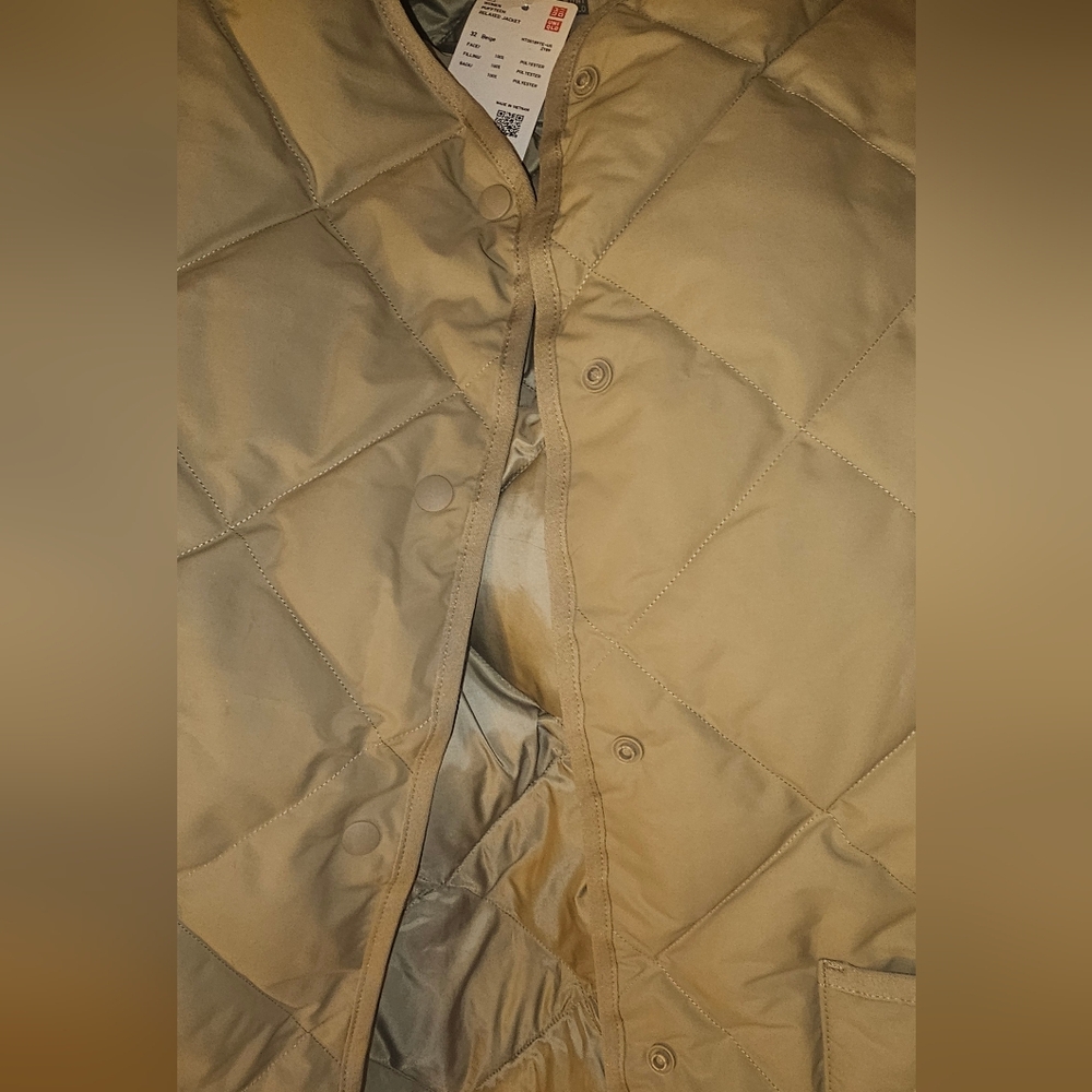 Uniqlo Pufftech Beige Relaxed Quilted Jacket (M) - Picture 6 of 6
